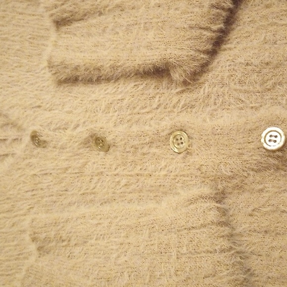 Crop Fuzy Cardigan ❤️ - Picture 3 of 4